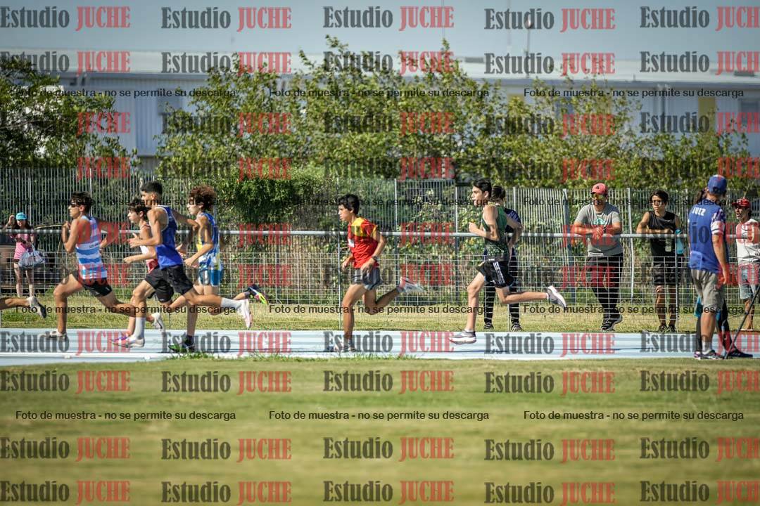 Fotos de los 600 m llanos de varones