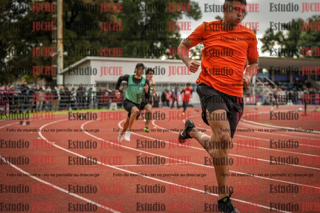 Fotos de los 400 m llanos de varones