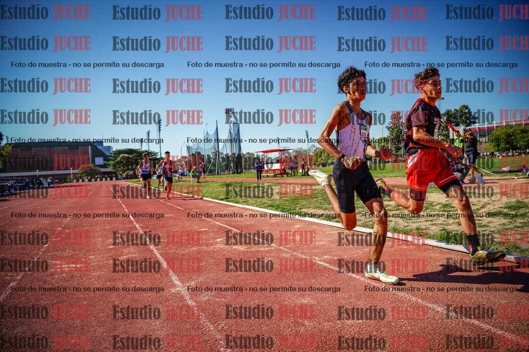 Fotos de los 600 m llanos de varones