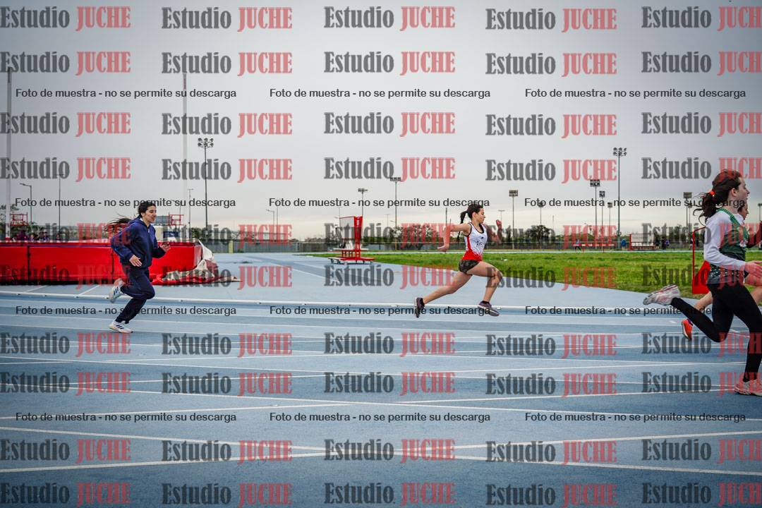 Fotos de los 150 m llanos de mujeres - U14