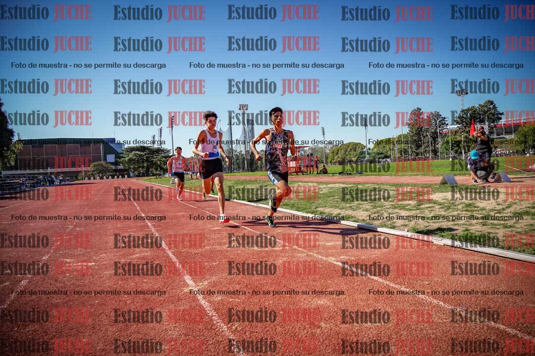 Fotos de los 600 m llanos de varones