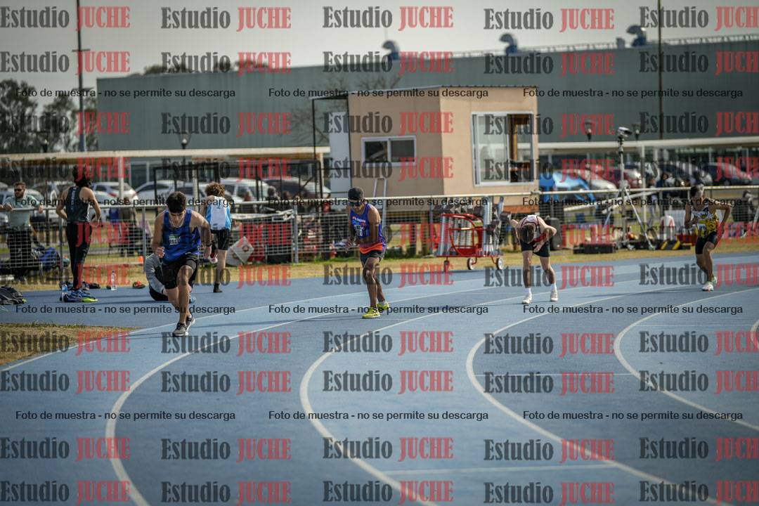 Fotos de los 800 m llanos de varones