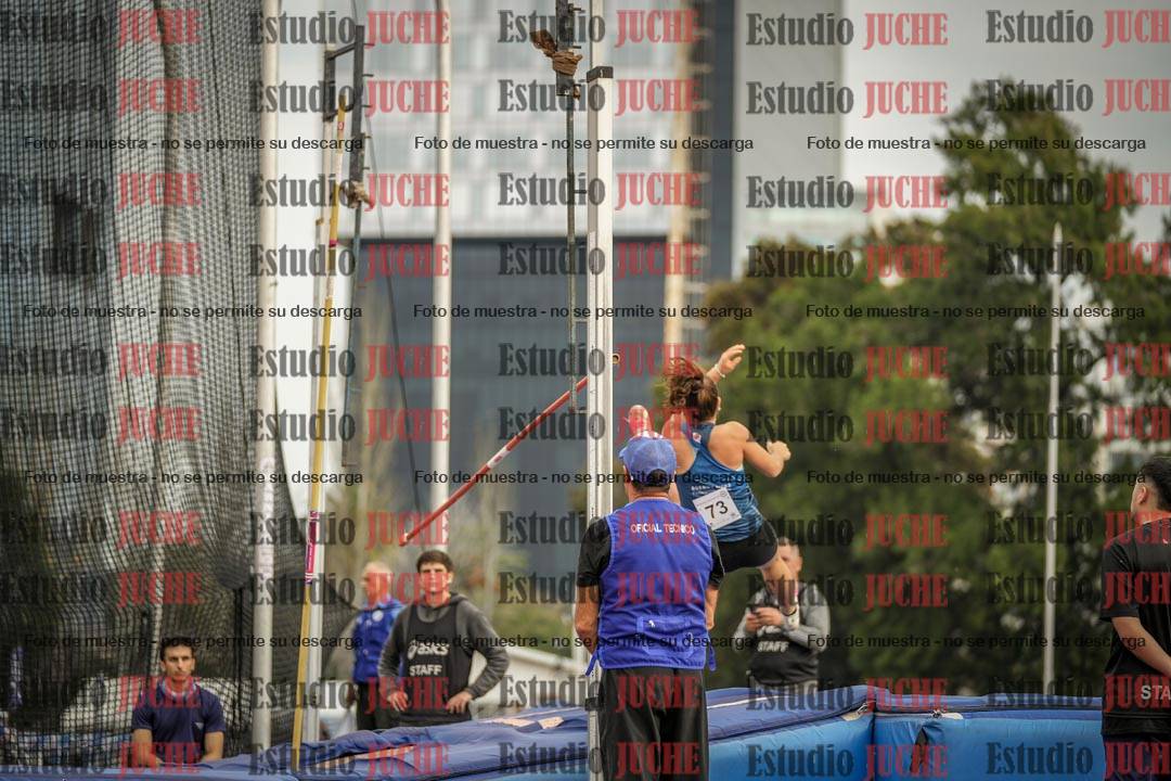 Fotos del salto con garrocha de mujeres