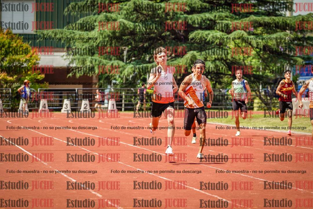 Fotos de los 400 m llanos de varones