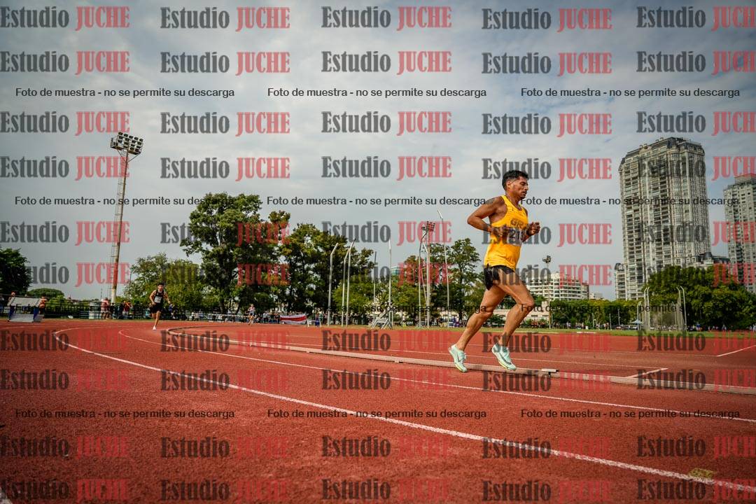 Fotos de los 3000 m llanos de varones