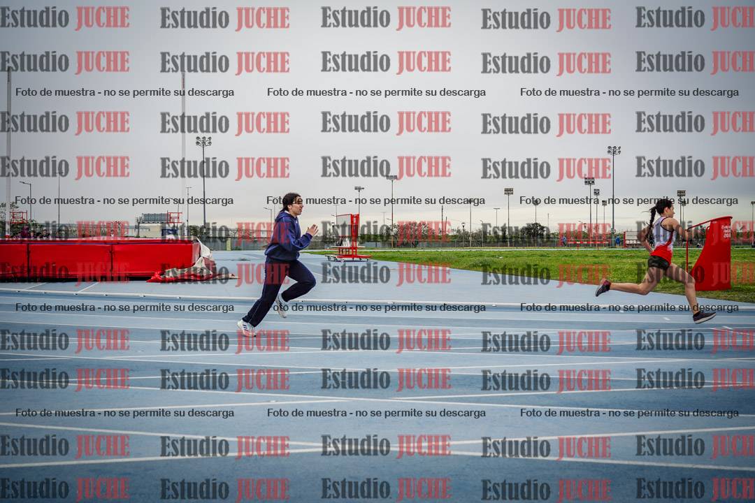 Fotos de los 150 m llanos de mujeres - U14