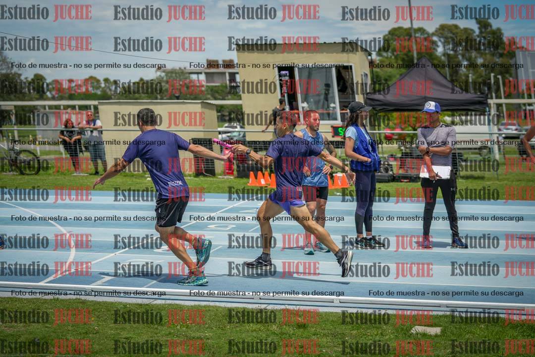 Fotos durante el transcurso de los relevos 20' para running teams - serie 2