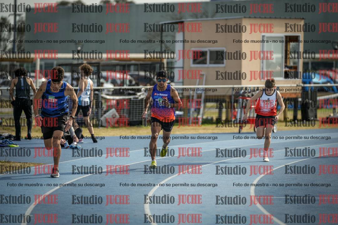 Fotos de los 800 m llanos de varones