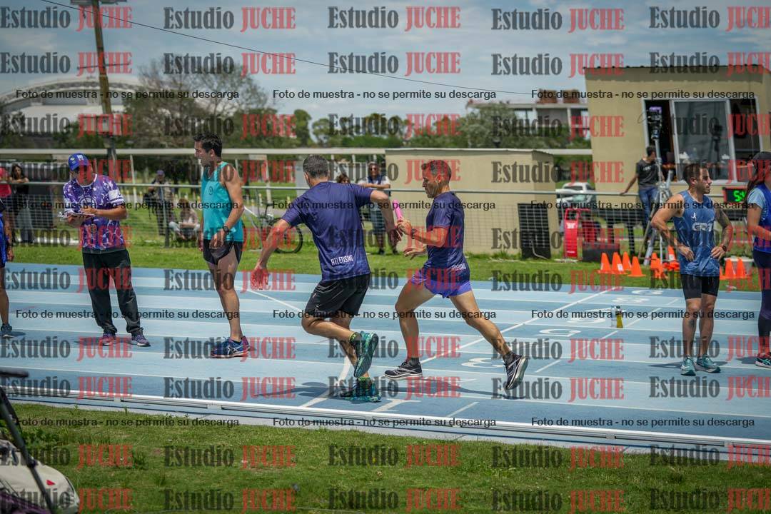 Fotos durante el transcurso de los relevos 20' para running teams - serie 2