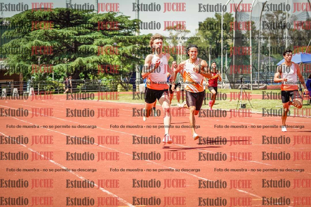 Fotos de los 400 m llanos de varones