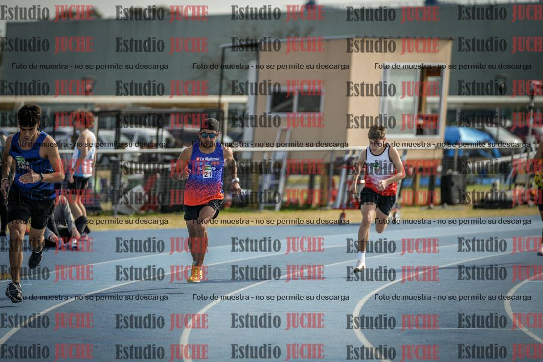 Fotos de los 800 m llanos de varones