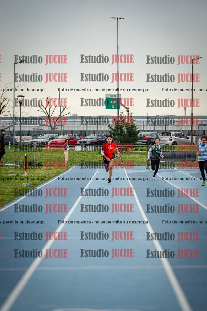 Fotos de los 150 m llanos de mujeres - U14