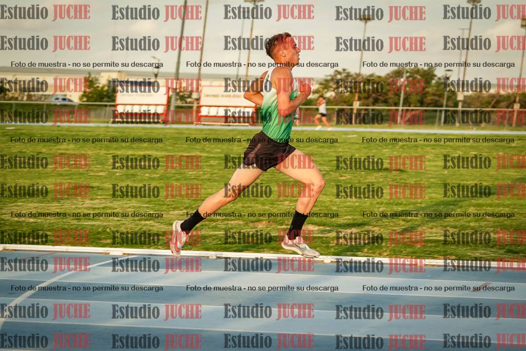 Fotos de los 3000 m llanos de varones