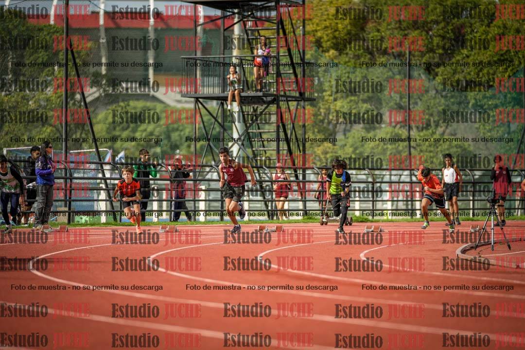 Fotos de los 150 m llanos de varones