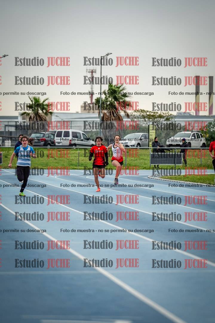 Fotos de los 150 m llanos de mujeres - U14