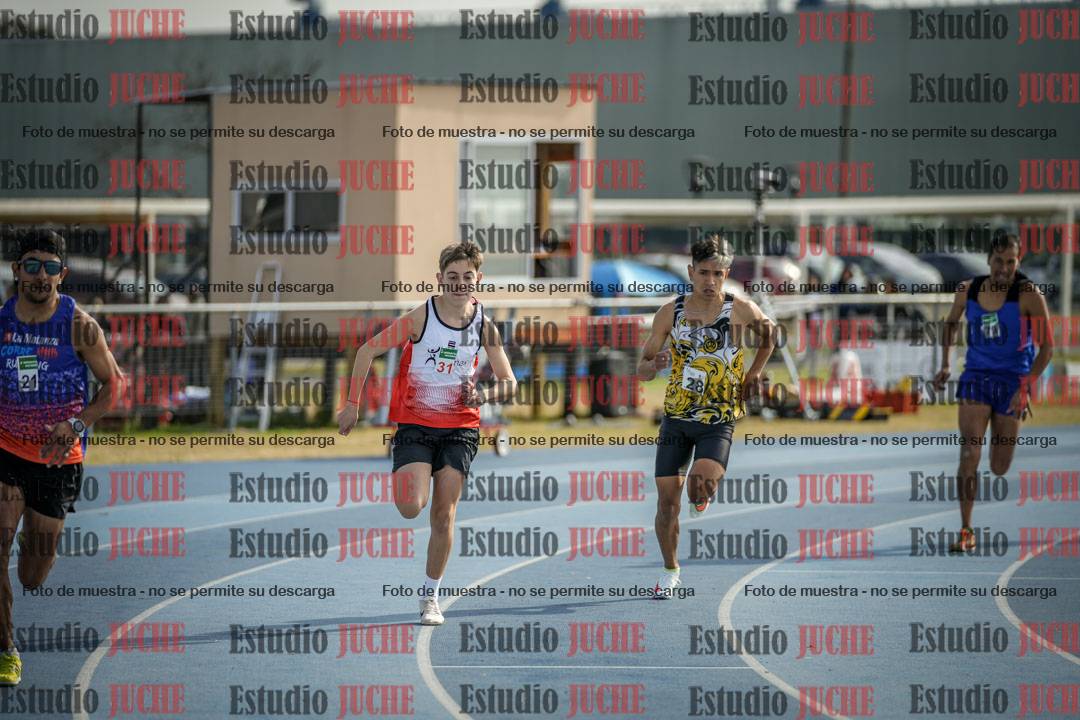 Fotos de los 800 m llanos de varones
