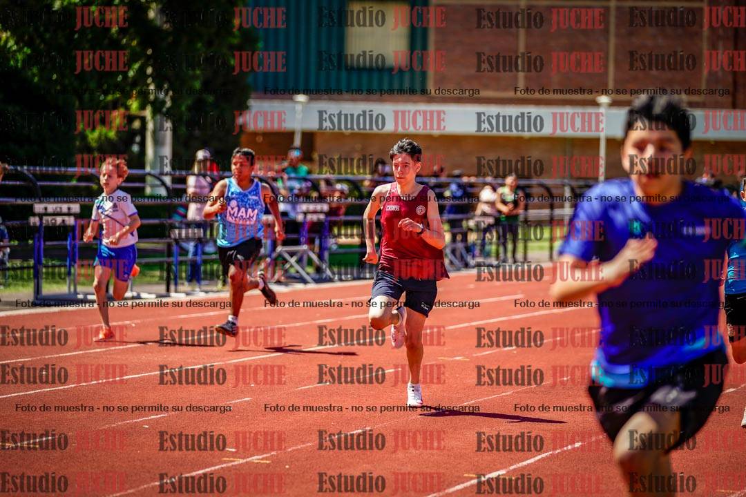 Fotos de los 150 m llanos de varones