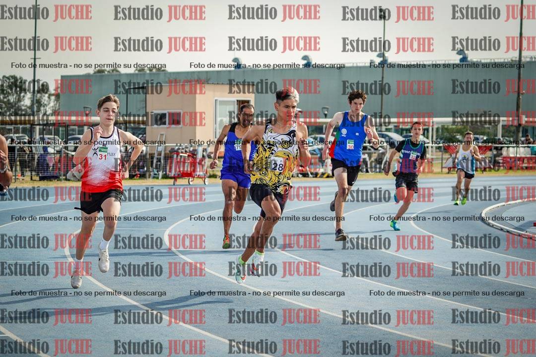 Fotos de los 800 m llanos de varones