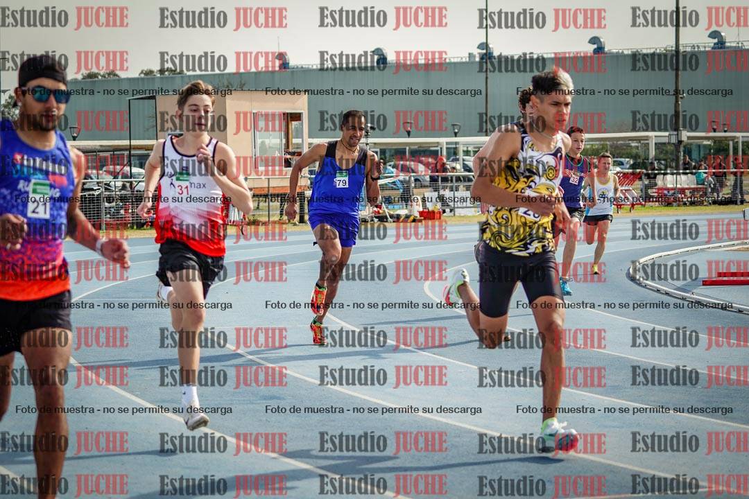 Fotos de los 800 m llanos de varones