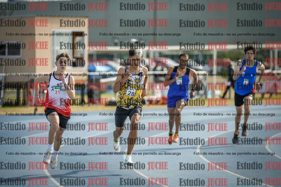 Fotos de los 800 m llanos de varones