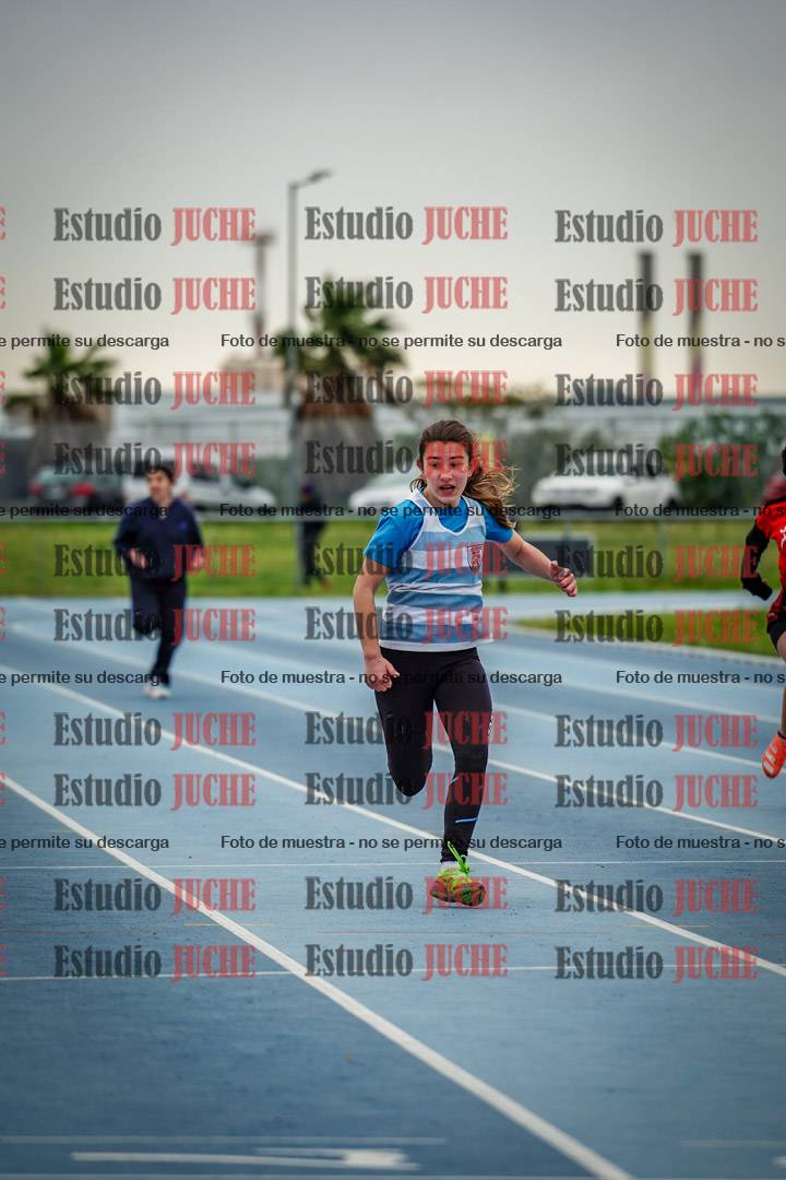 Fotos de los 150 m llanos de mujeres - U14
