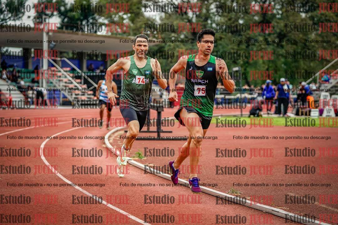 Fotos de los 800 m llanos de varones