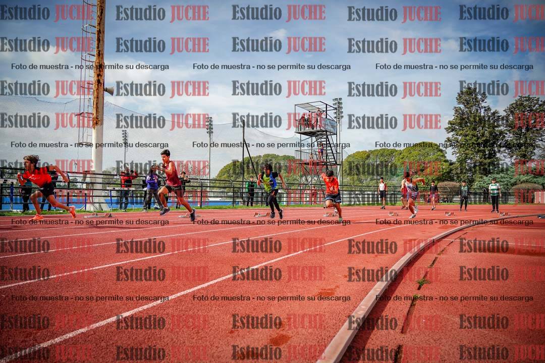 Fotos de los 150 m llanos de varones