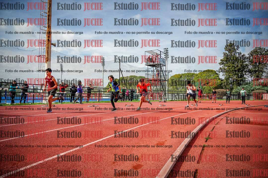 Fotos de los 150 m llanos de varones
