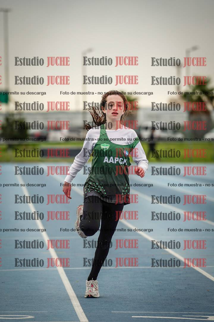 Fotos de los 150 m llanos de mujeres - U14