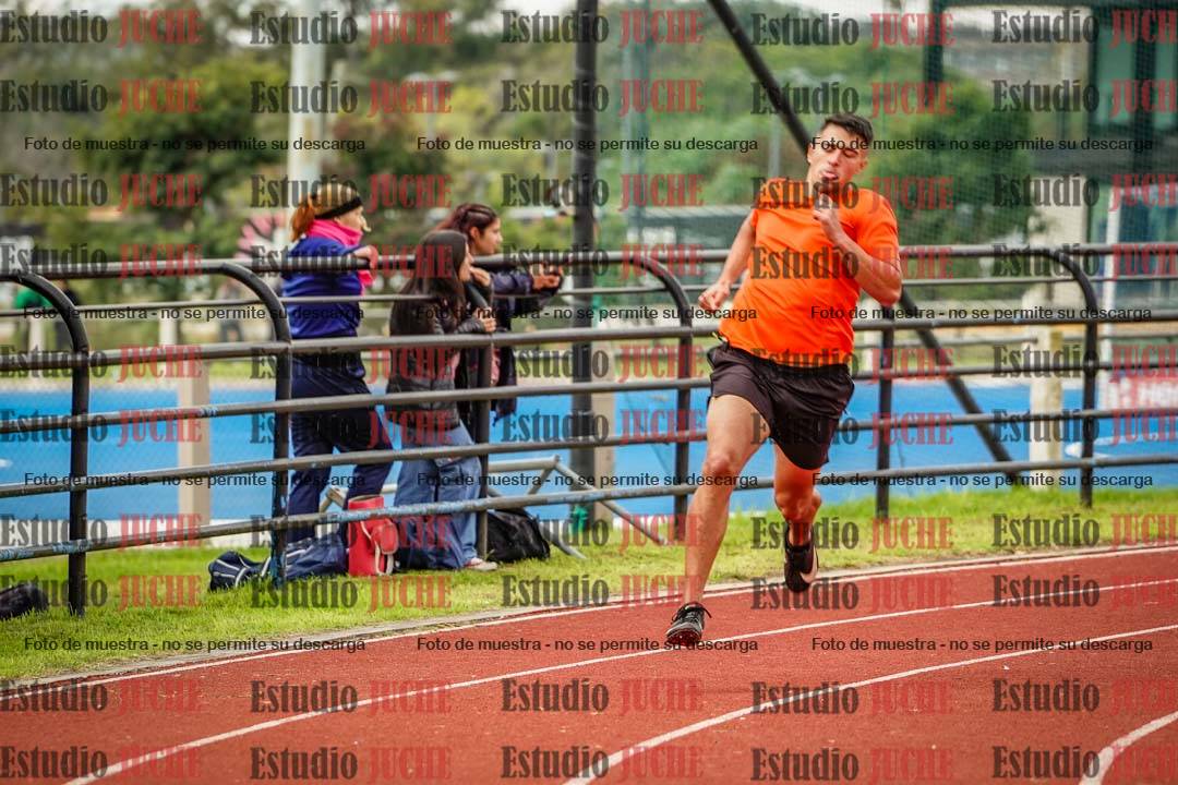 Fotos de los 400 m llanos de varones