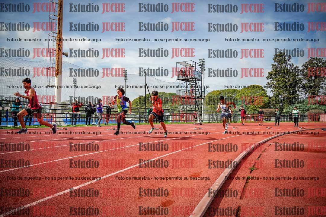 Fotos de los 150 m llanos de varones