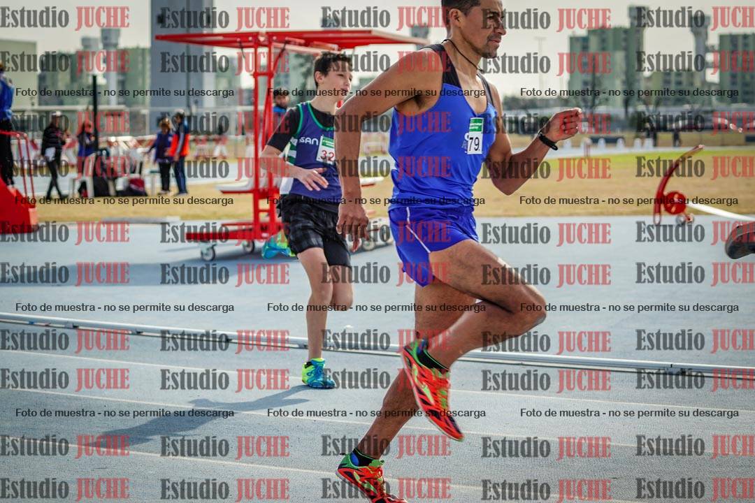 Fotos de los 800 m llanos de varones