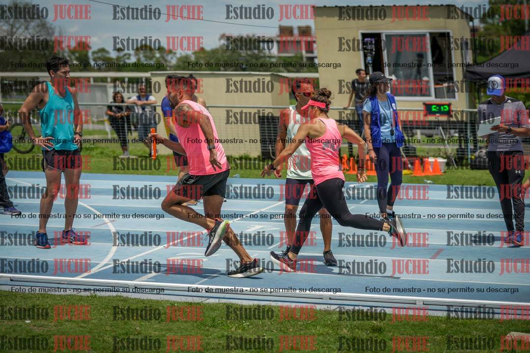 Fotos durante el transcurso de los relevos 20' para running teams - serie 2