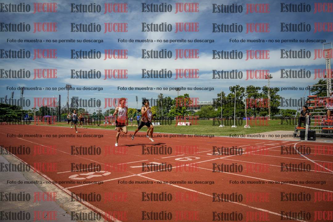 Fotos de los 400 m llanos de varones