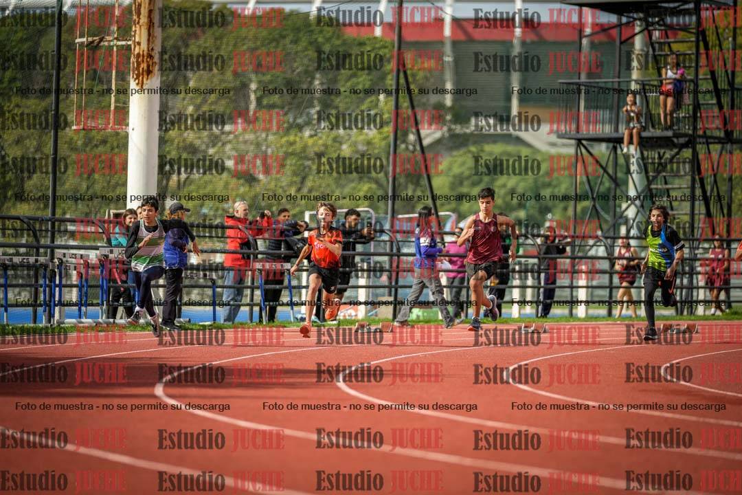 Fotos de los 150 m llanos de varones
