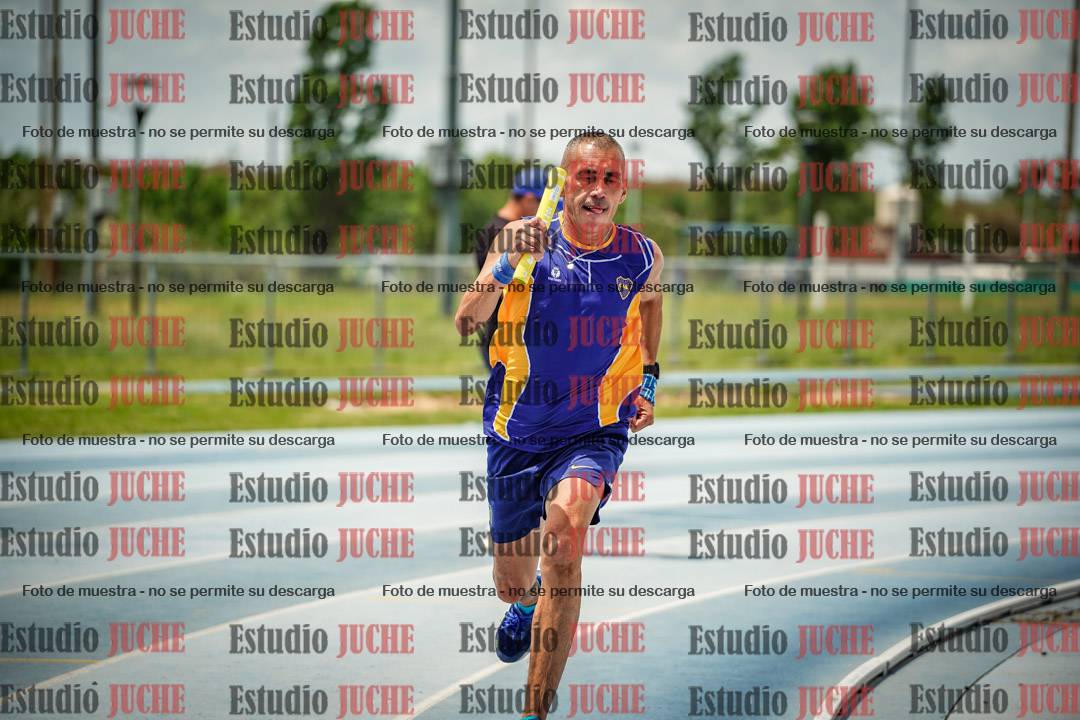 Fotos durante el transcurso de los relevos 20' para running teams - serie 2