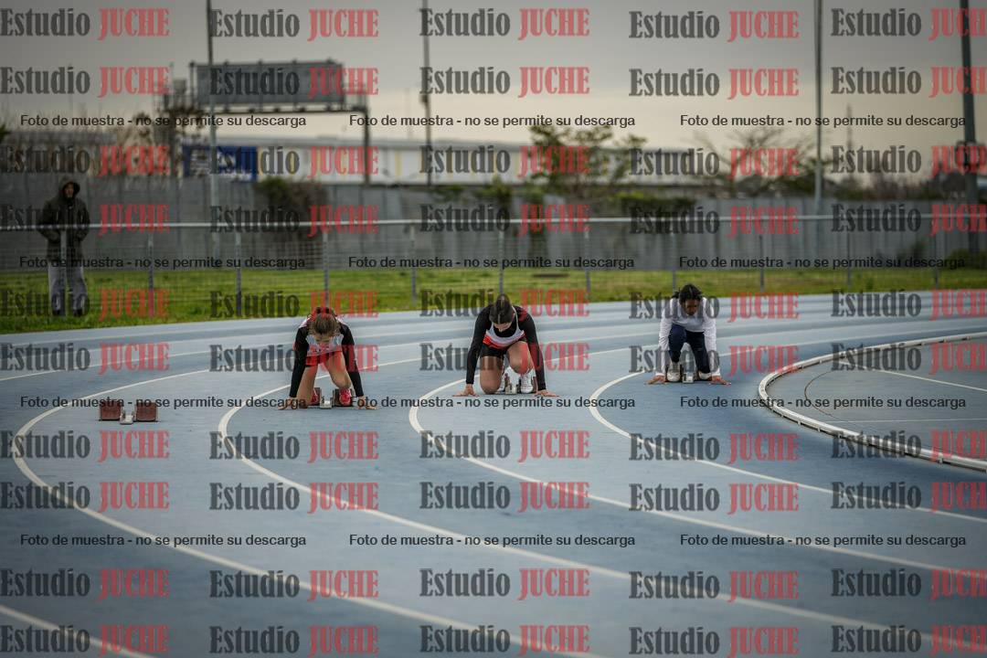 Fotos de los 150 m llanos de mujeres - U14