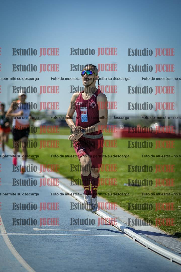 Fotos de los 800 m llanos de varones