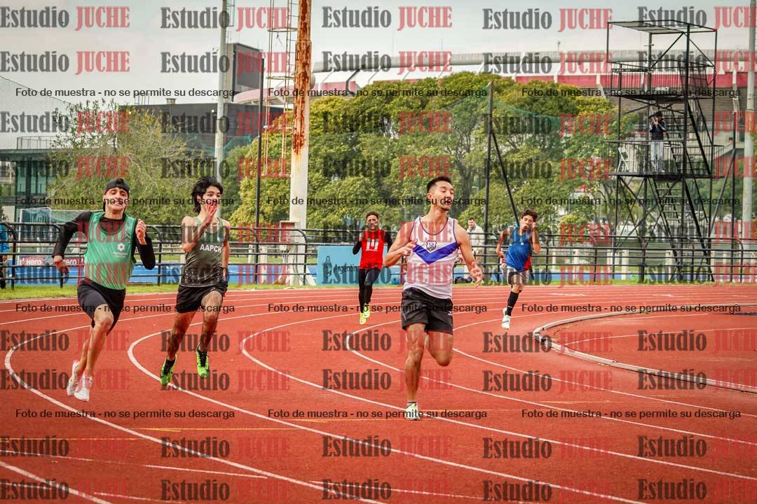 Fotos de los 400 m llanos de varones