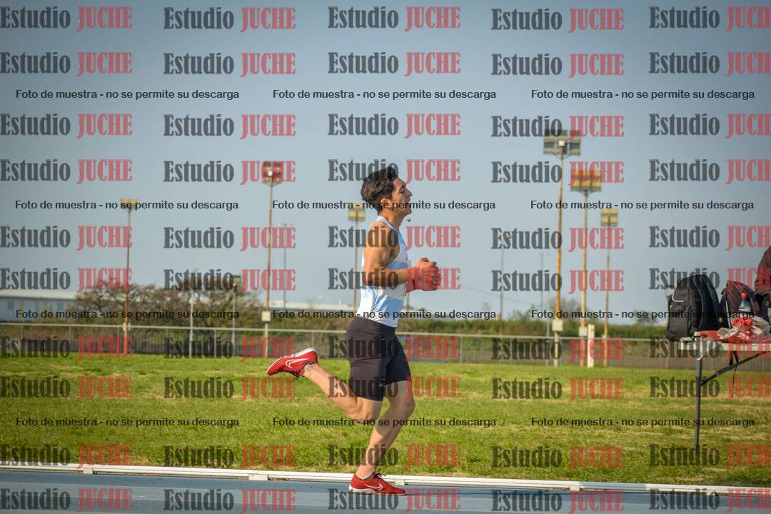 Fotos de los 3000 m llanos de varones