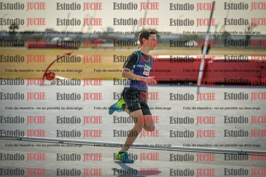 Fotos de los 800 m llanos de varones