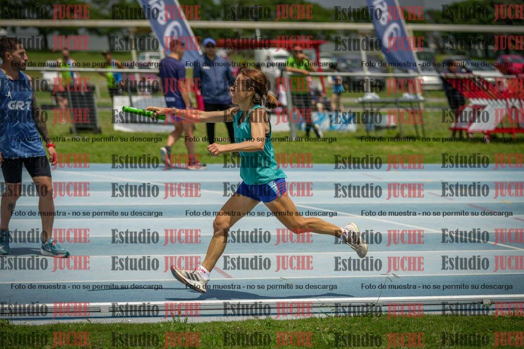 Fotos durante el transcurso de los relevos 20' para running teams - serie 2