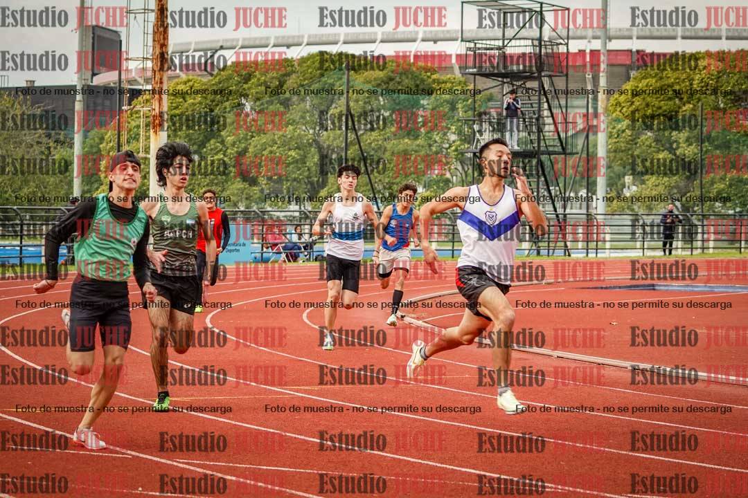 Fotos de los 400 m llanos de varones