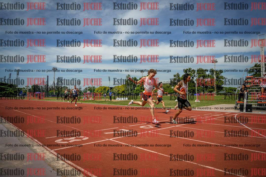 Fotos de los 400 m llanos de varones