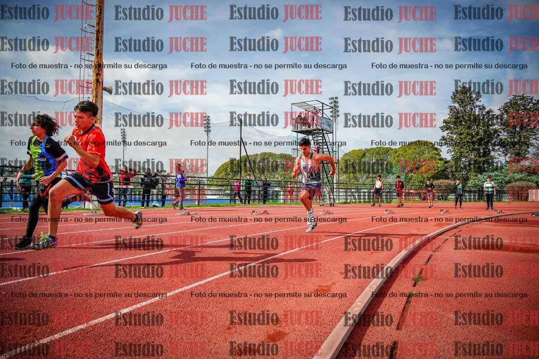 Fotos de los 150 m llanos de varones