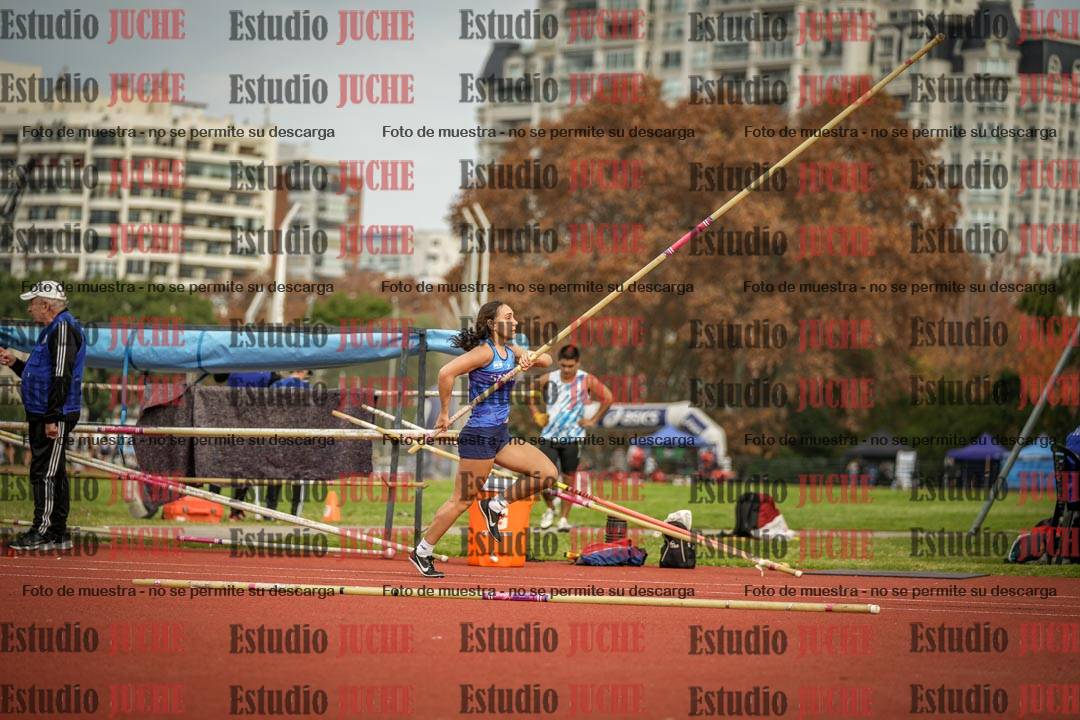 Fotos del salto con garrocha de mujeres
