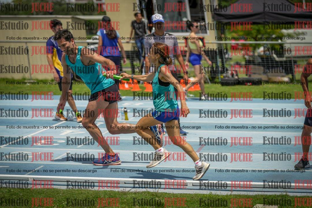 Fotos durante el transcurso de los relevos 20' para running teams - serie 2