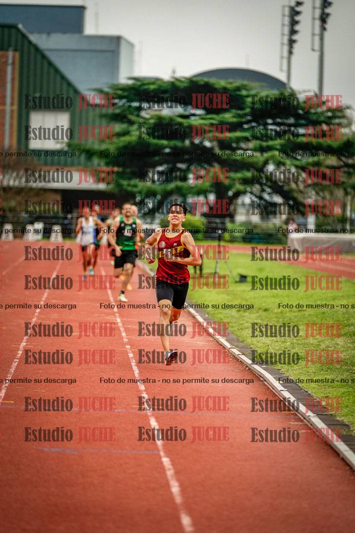 Fotos de los 800 m llanos de varones