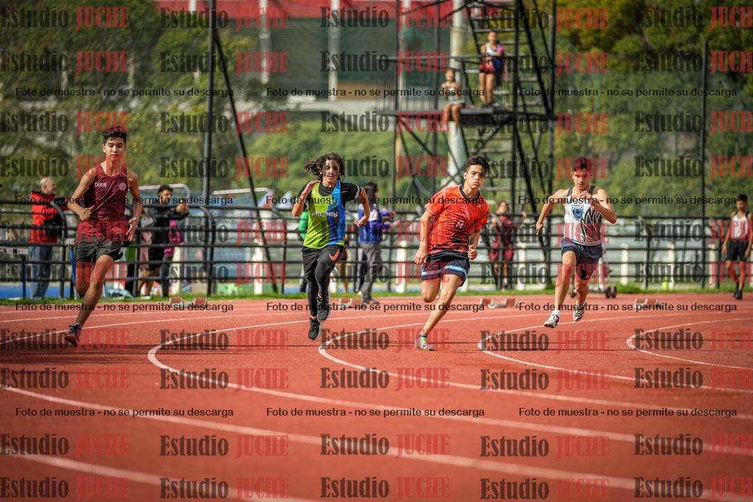 Fotos de los 150 m llanos de varones
