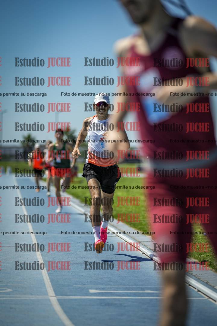Fotos de los 800 m llanos de varones